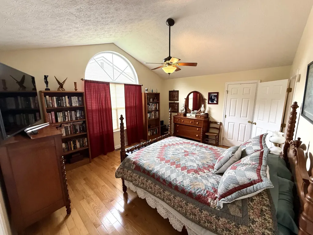 387 Colony Drive Versailles KY 40383