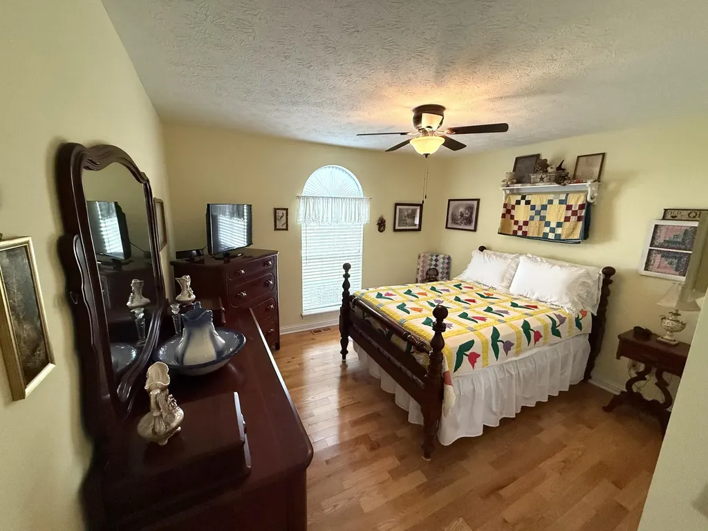387 Colony Drive Versailles KY 40383