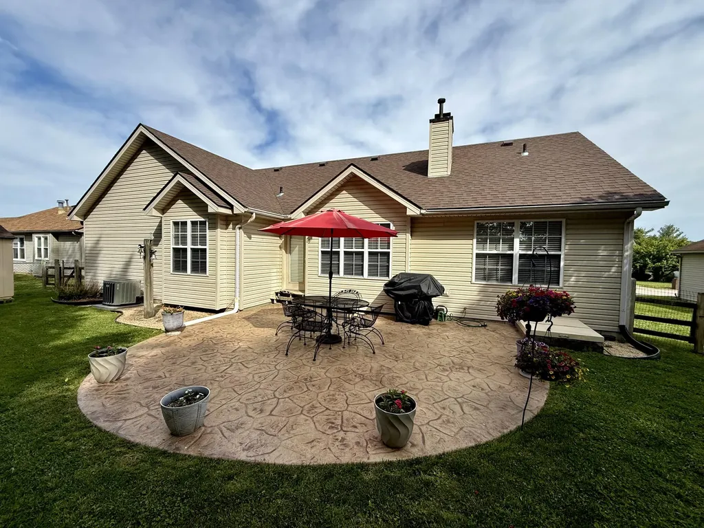 387 Colony Drive Versailles KY 40383