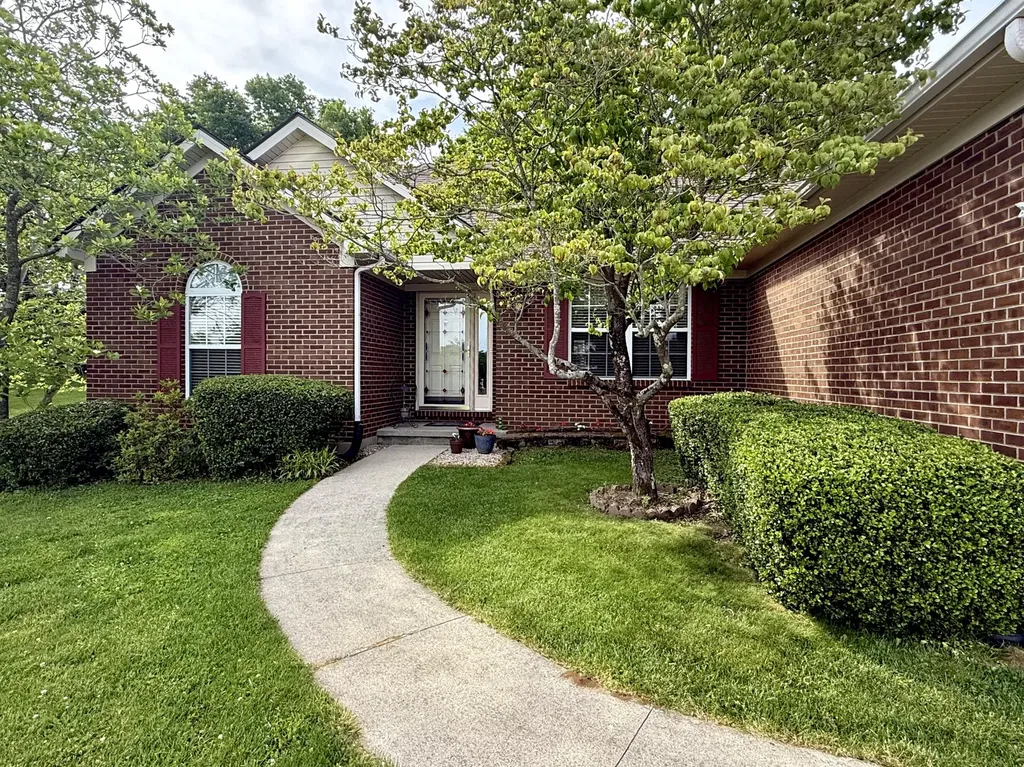 387 Colony Drive Versailles KY 40383