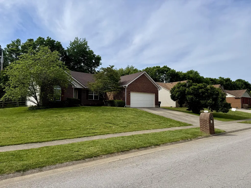 387 Colony Drive Versailles KY 40383