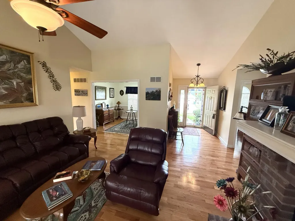 387 Colony Drive Versailles KY 40383