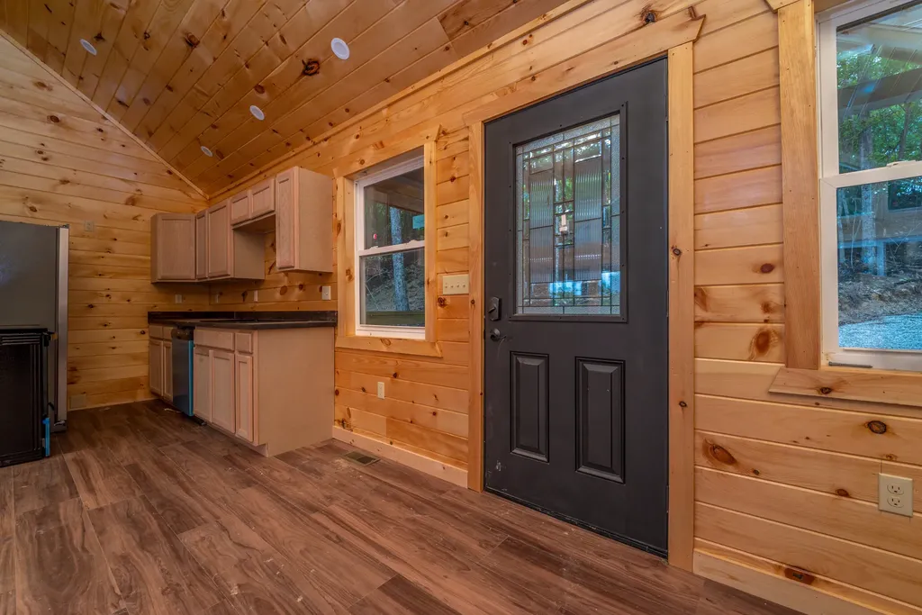 10 Birdsong Trail Zoe KY 41397