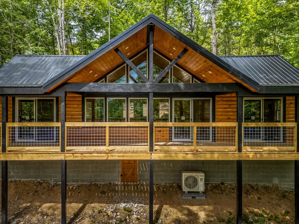 10 Birdsong Trail Zoe KY 41397