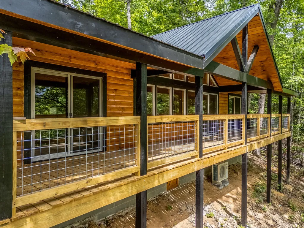 10 Birdsong Trail Zoe KY 41397