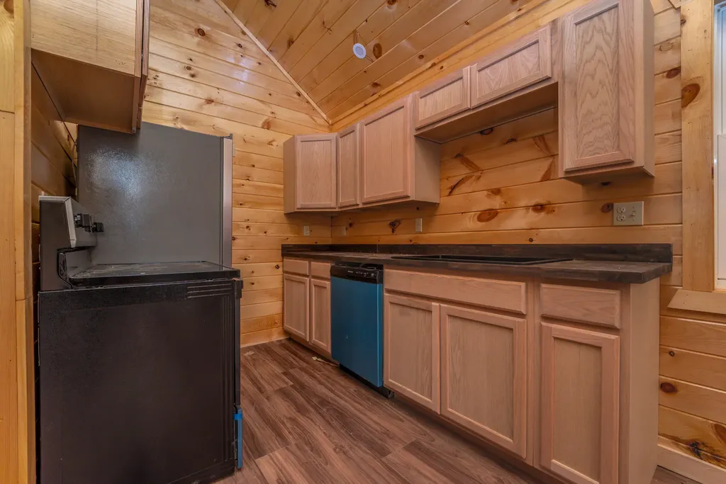10 Birdsong Trail Zoe KY 41397