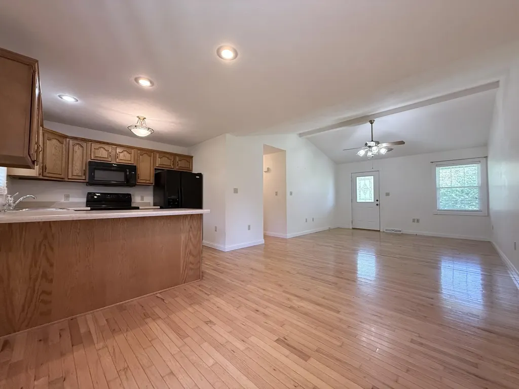44 Windswept Lane Russell Springs KY 42642