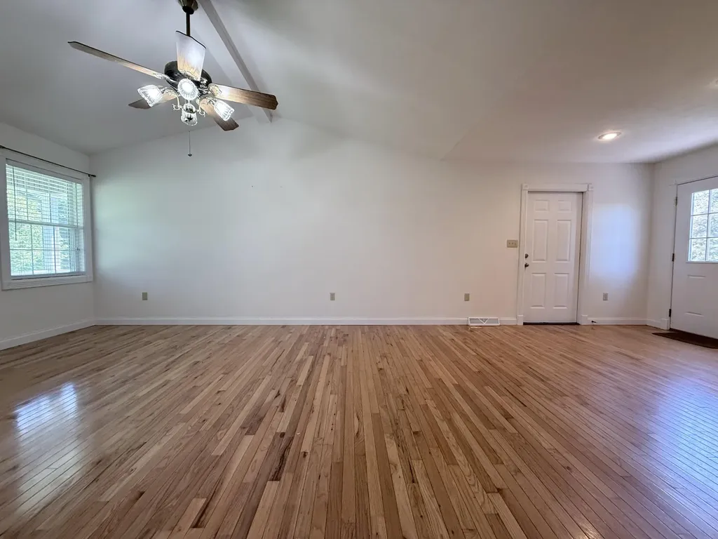44 Windswept Lane Russell Springs KY 42642