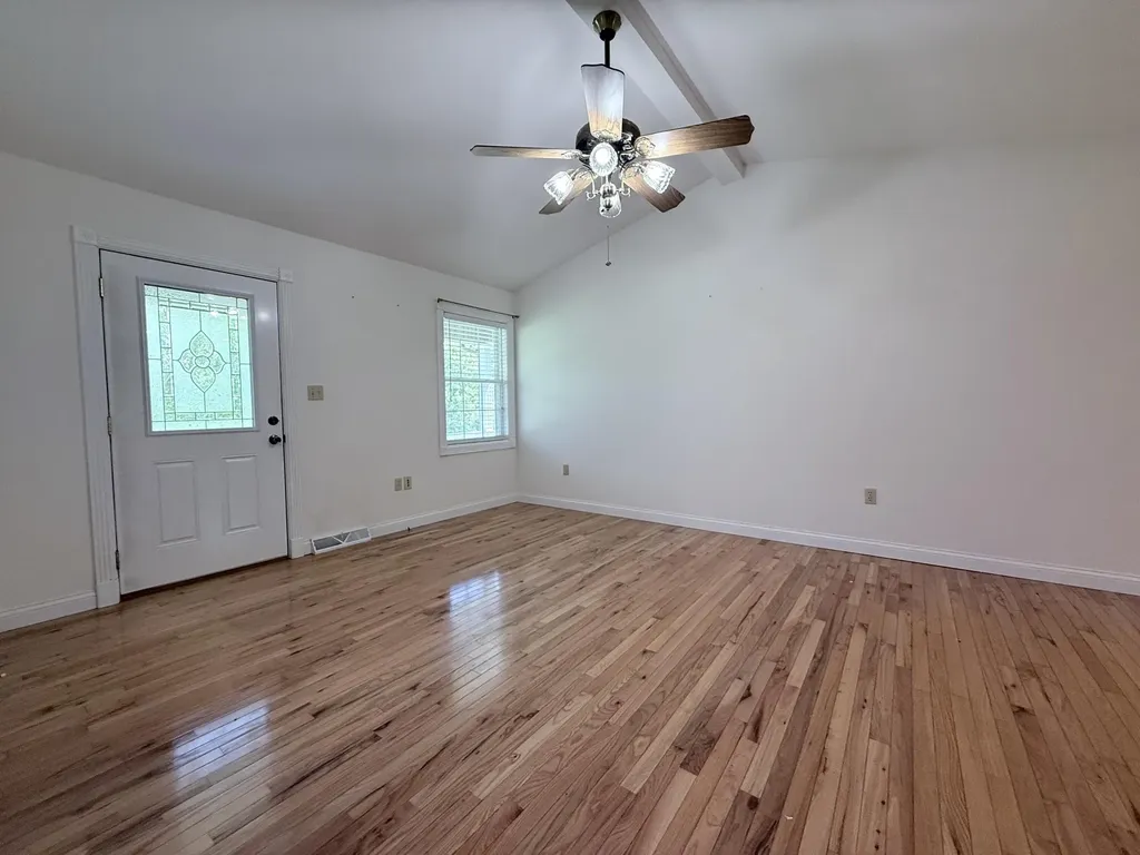 44 Windswept Lane Russell Springs KY 42642