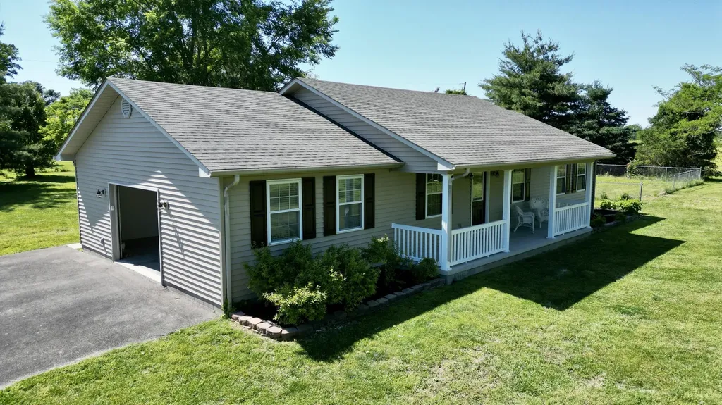 44 Windswept Lane Russell Springs KY 42642
