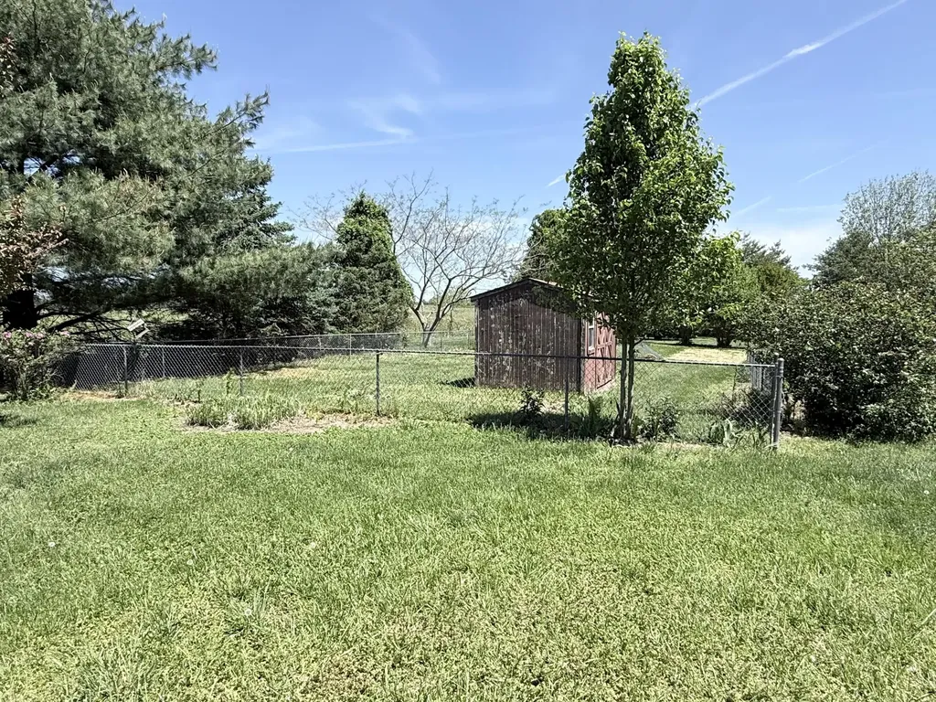 44 Windswept Lane Russell Springs KY 42642
