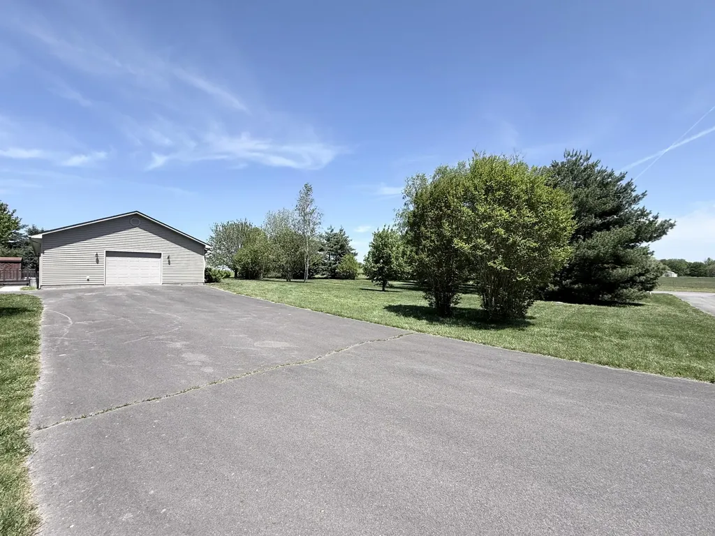 44 Windswept Lane Russell Springs KY 42642