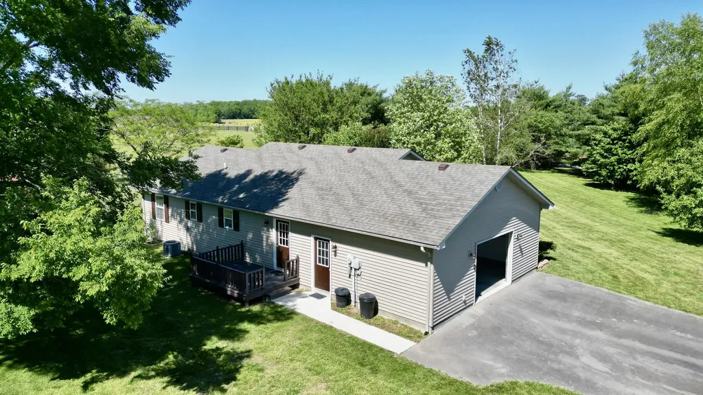 44 Windswept Lane Russell Springs KY 42642