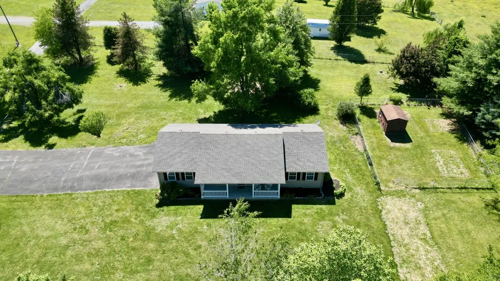 44 Windswept Lane Russell Springs KY 42642