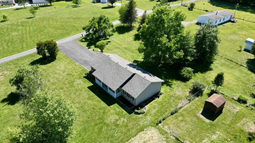 44 Windswept Lane Russell Springs KY 42642