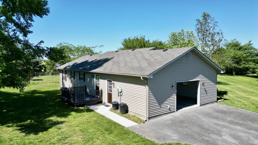 44 Windswept Lane Russell Springs KY 42642