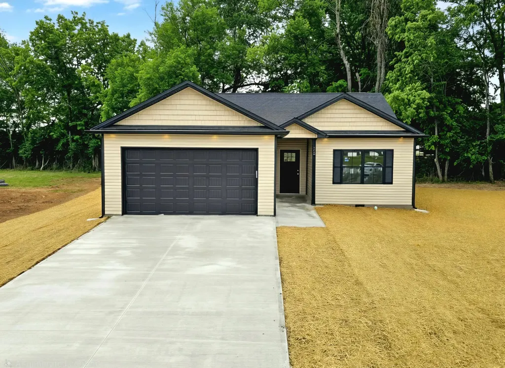 150 Harrods Glen Harrodsburg KY 40330