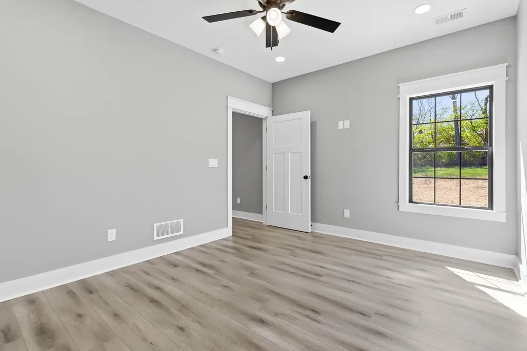150 Harrods Glen Harrodsburg KY 40330
