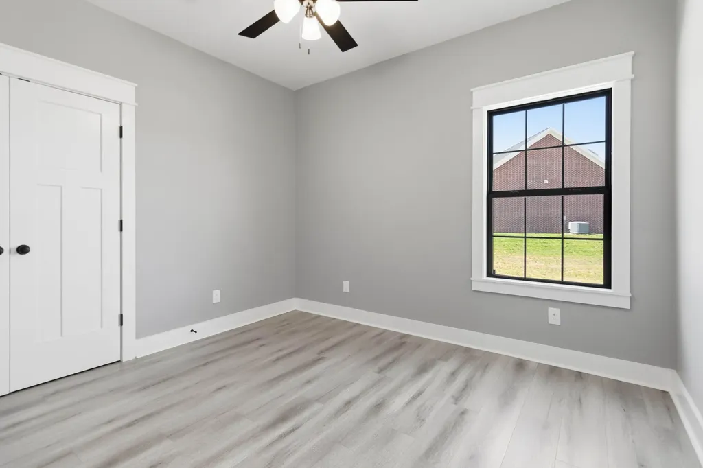 150 Harrods Glen Harrodsburg KY 40330