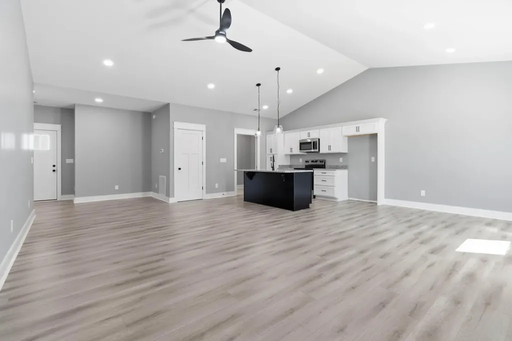 150 Harrods Glen Harrodsburg KY 40330