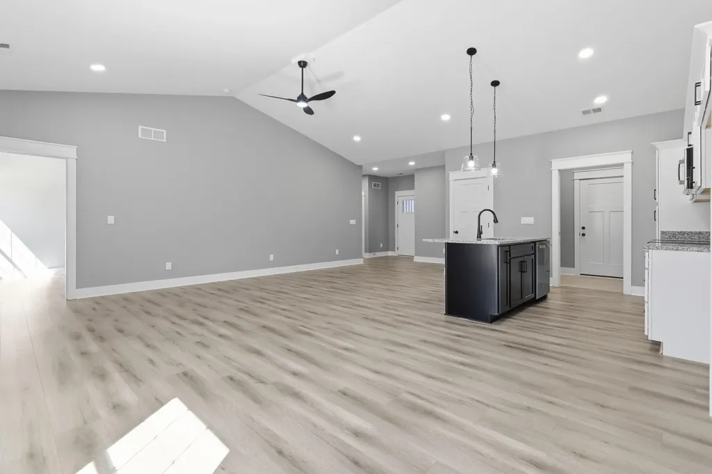 150 Harrods Glen Harrodsburg KY 40330