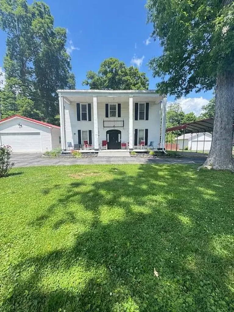 736 E Lakeshore Drive Burnside KY 42519