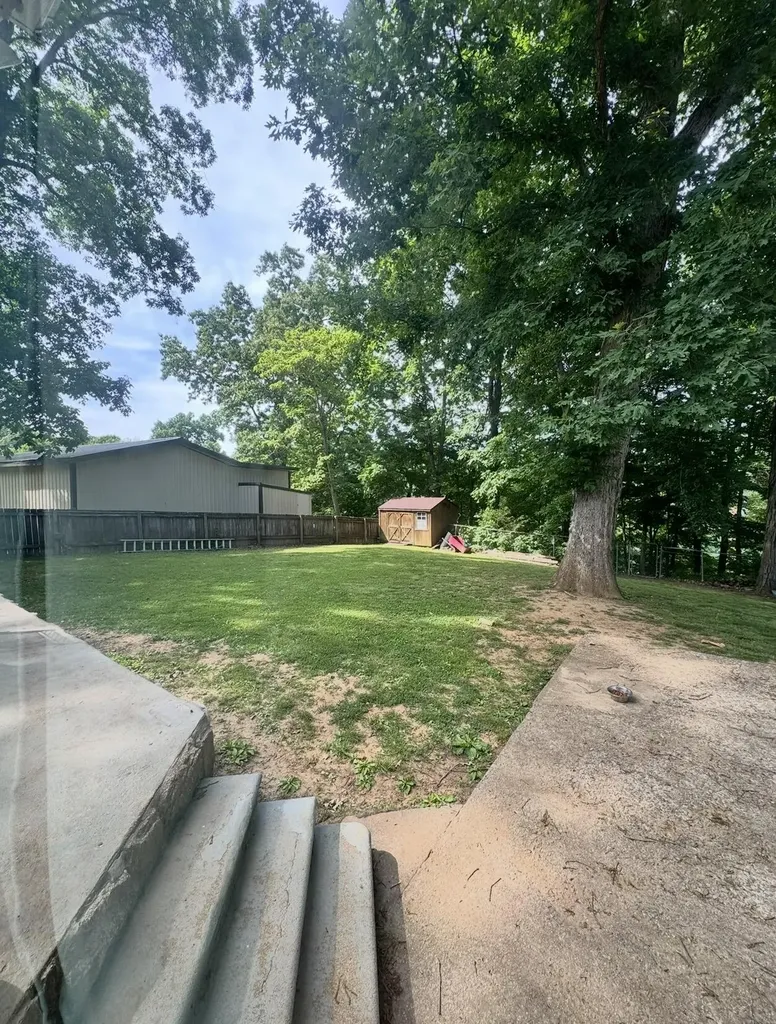 736 E Lakeshore Drive Burnside KY 42519