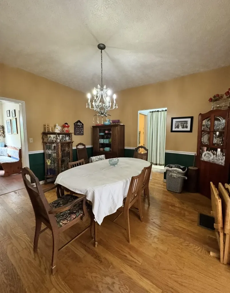 736 E Lakeshore Drive Burnside KY 42519