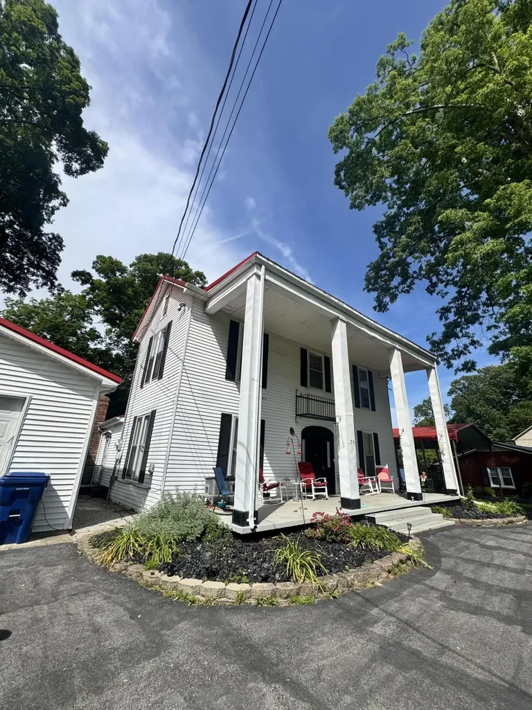 736 E Lakeshore Drive Burnside KY 42519