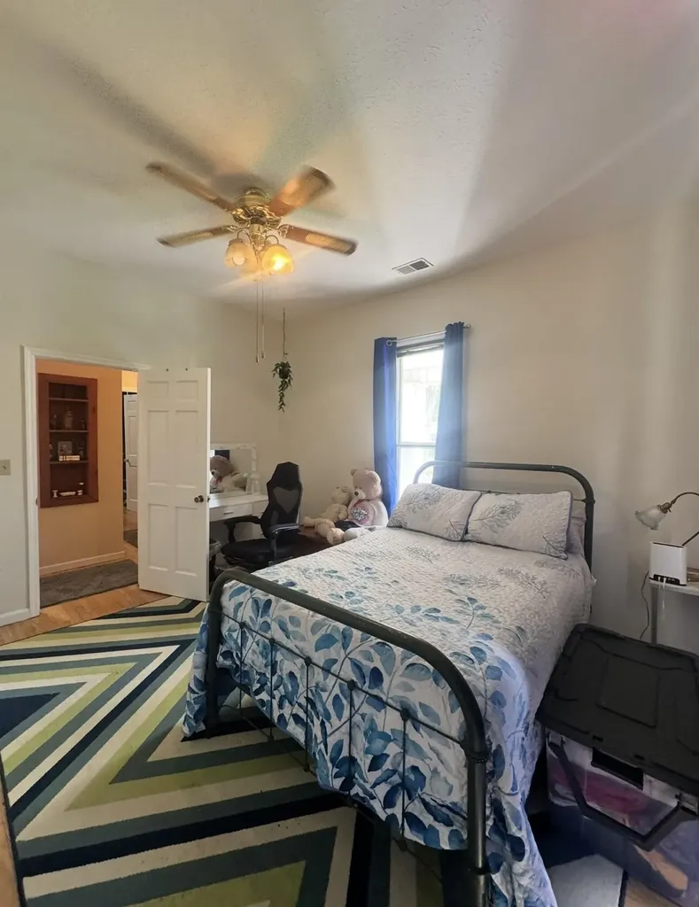 736 E Lakeshore Drive Burnside KY 42519
