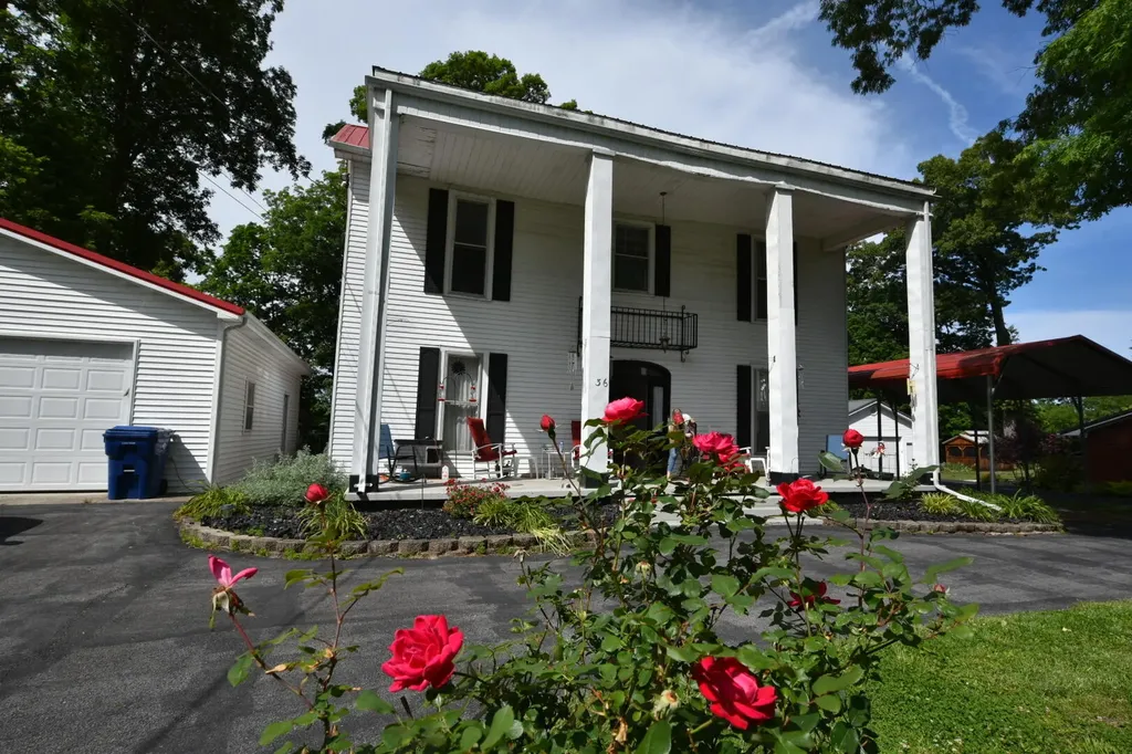 736 E Lakeshore Drive Burnside KY 42519