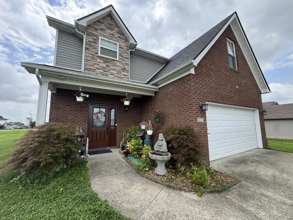 617 Fairfax Lane Richmond KY 40475