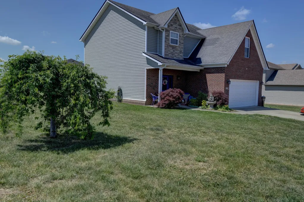 617 Fairfax Lane Richmond KY 40475