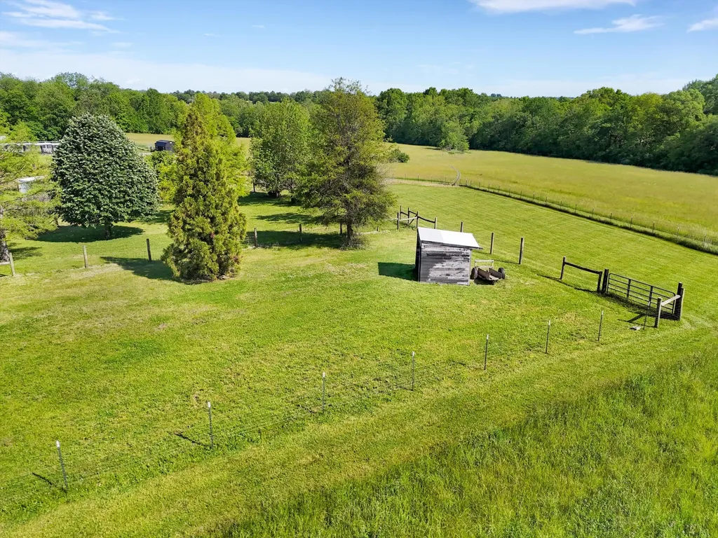 517 Aiken Road Shelbyville KY 40065