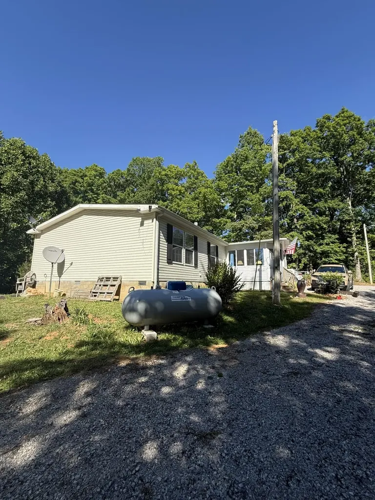 266 Carmel Lane Albany KY 42602