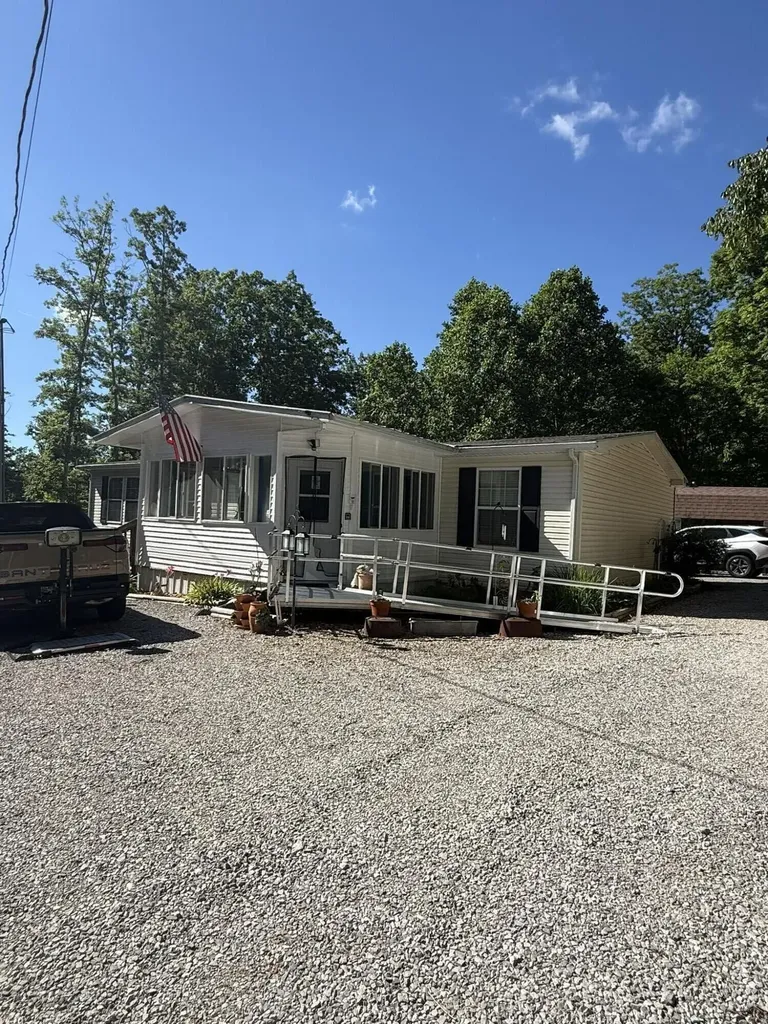 266 Carmel Lane Albany KY 42602