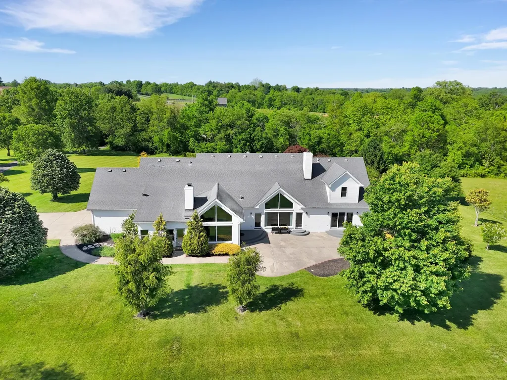 517 Aiken Road Shelbyville KY 40065