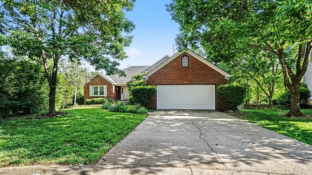 1001 Crimson Creek Drive Lexington KY 40509