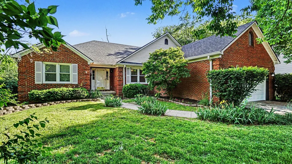 1001 Crimson Creek Drive Lexington KY 40509