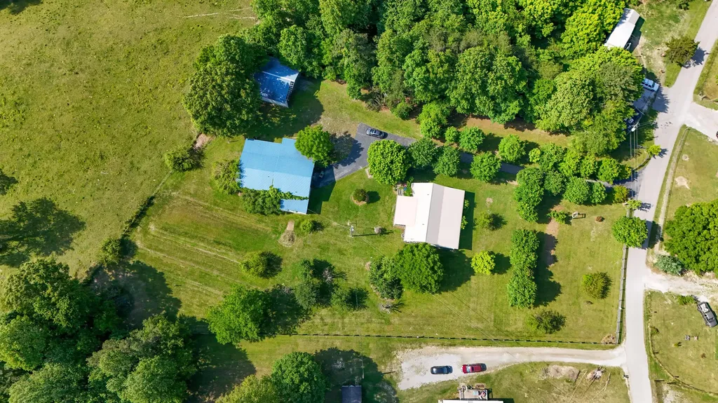 160 Dean King Road Pine Knot KY 42635