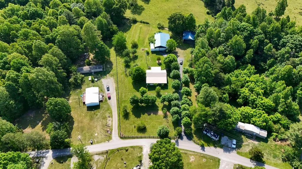 160 Dean King Road Pine Knot KY 42635