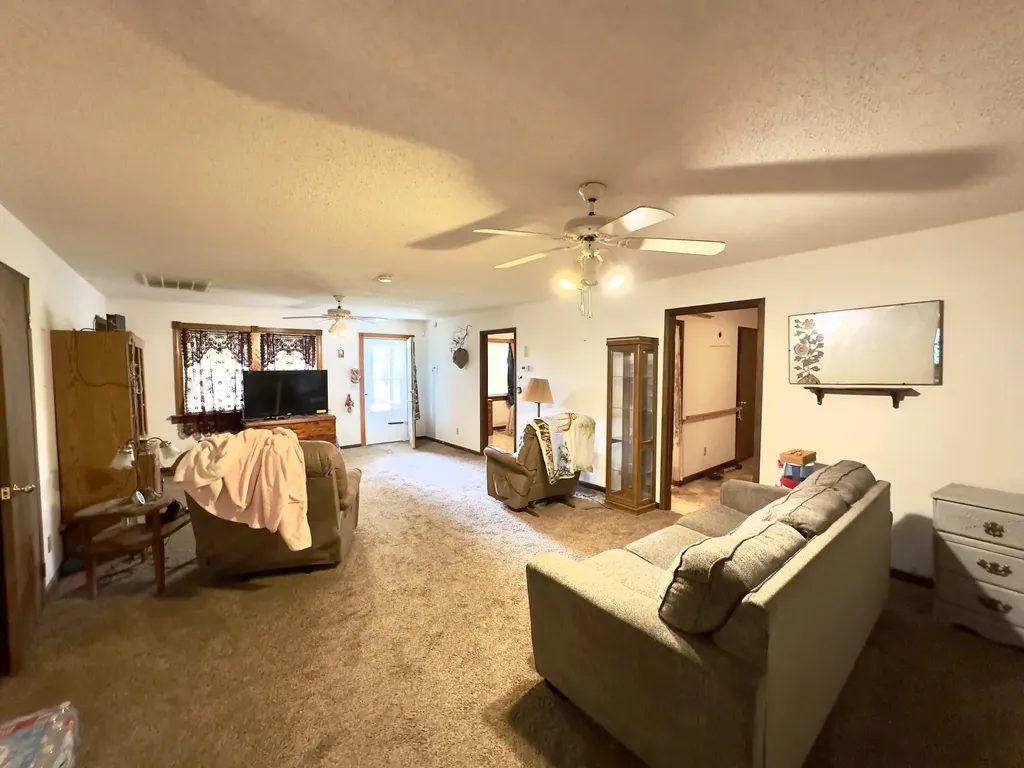 160 Dean King Road Pine Knot KY 42635