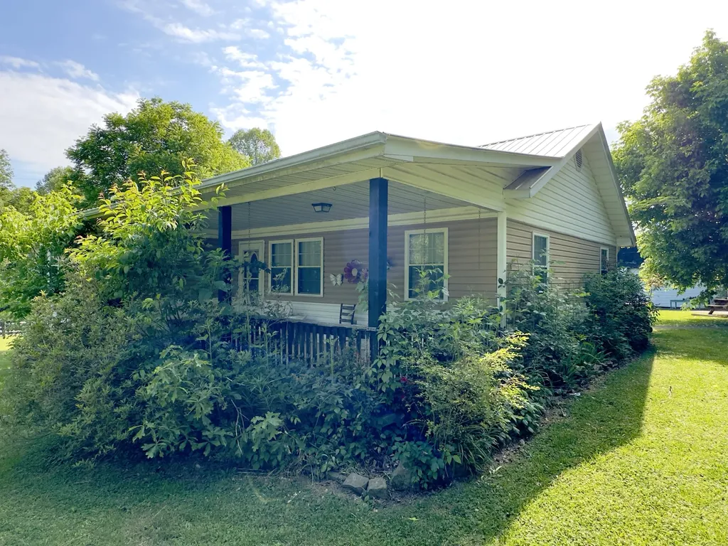 160 Dean King Road Pine Knot KY 42635