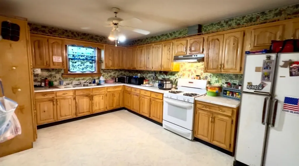160 Dean King Road Pine Knot KY 42635
