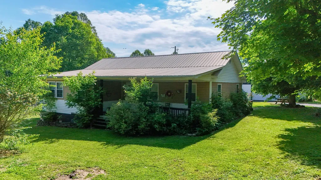 160 Dean King Road Pine Knot KY 42635