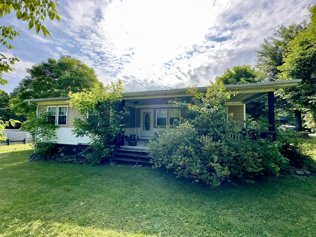 160 Dean King Road Pine Knot KY 42635