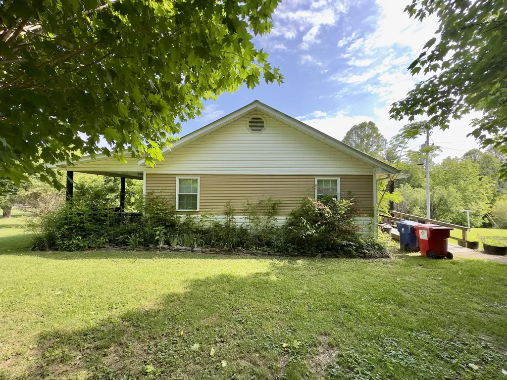 160 Dean King Road Pine Knot KY 42635