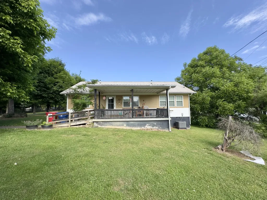 160 Dean King Road Pine Knot KY 42635