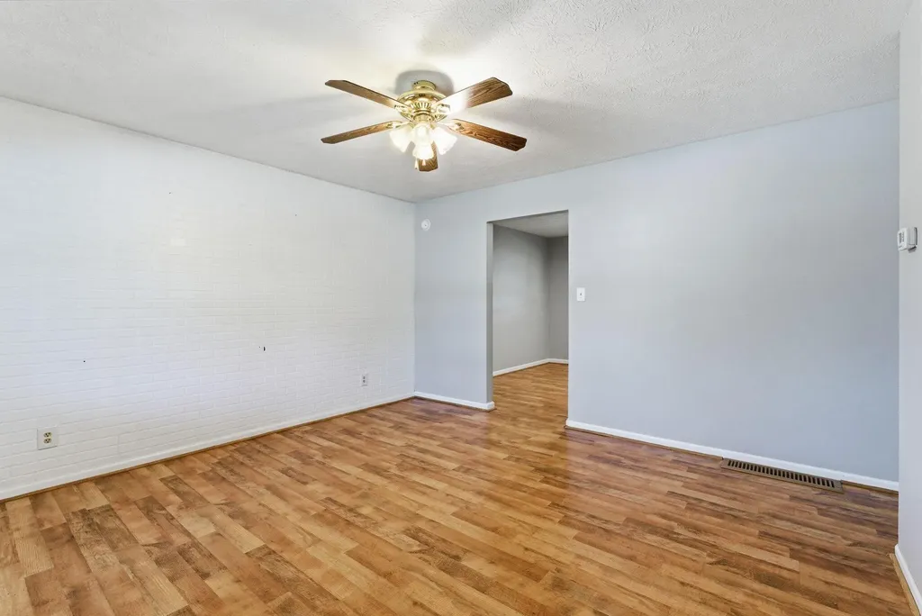 121 Rolling Acres Drive Nicholasville KY 40356