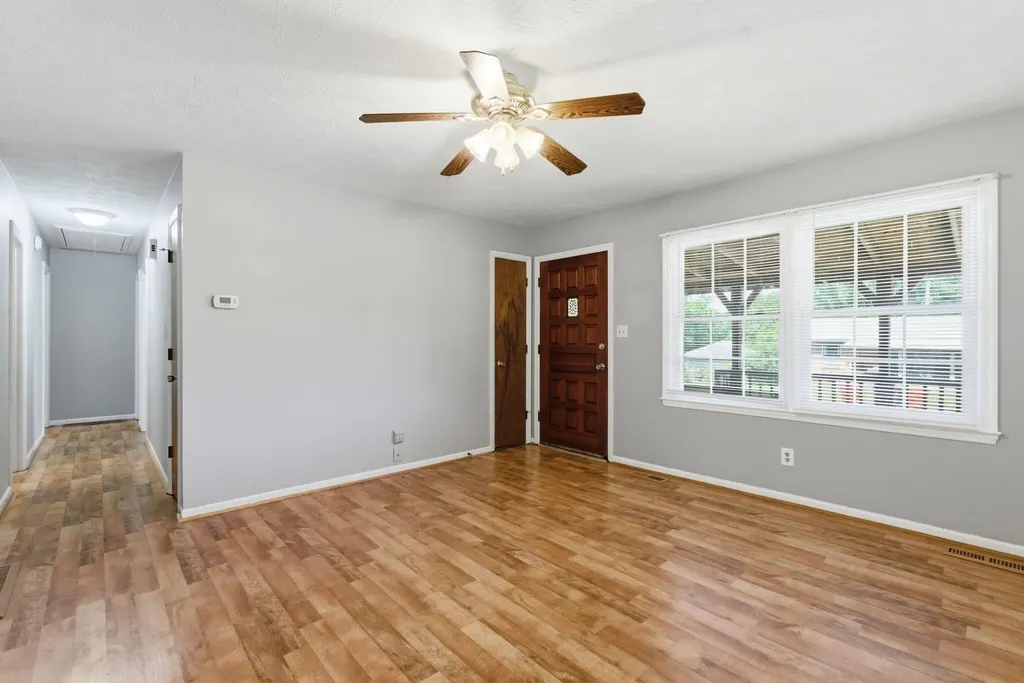 121 Rolling Acres Drive Nicholasville KY 40356